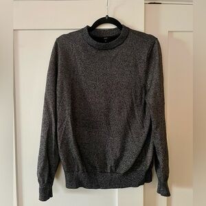 Jeff gray/silver men’s sweater, size S